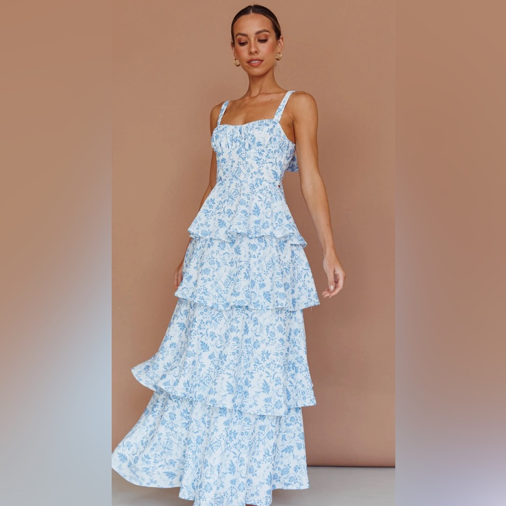 Selfie Leslie Blue Floral Midi Dress